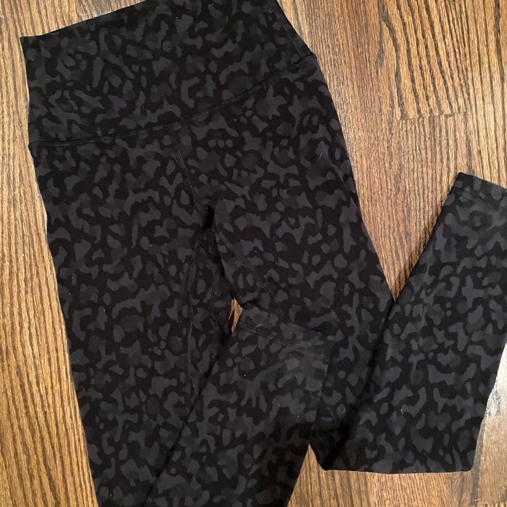 Lululemon Size 2 Align 25” HW Leggings - Like New!